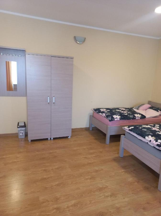 Aparthotel Pod Kogucikiem à Krzyzanowice Extérieur photo